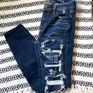 Dark wash ripped ae jeans! π